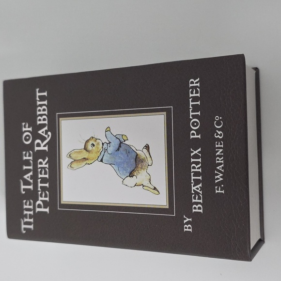 New & Never Used! Storybook Cosmetics The Tale Of Peter Rabbit Makeup Set - Picture 3 of 4